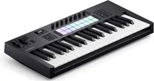 Novation Launchkey 37 [MK4] – Kompaktes USB/MIDI-Controller-Keyboard mit 37 Tast