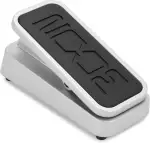 ZOOM FP02M Expression Pedal – Echtzeitsteuerung für Volume, Wah, Pitch, Modulation, Reverb & Effekte bei Gitarren- und Bass-Setups, Metallgehäuse, silber schwarz