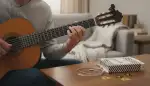 Klang der Akustikgitarre optimieren